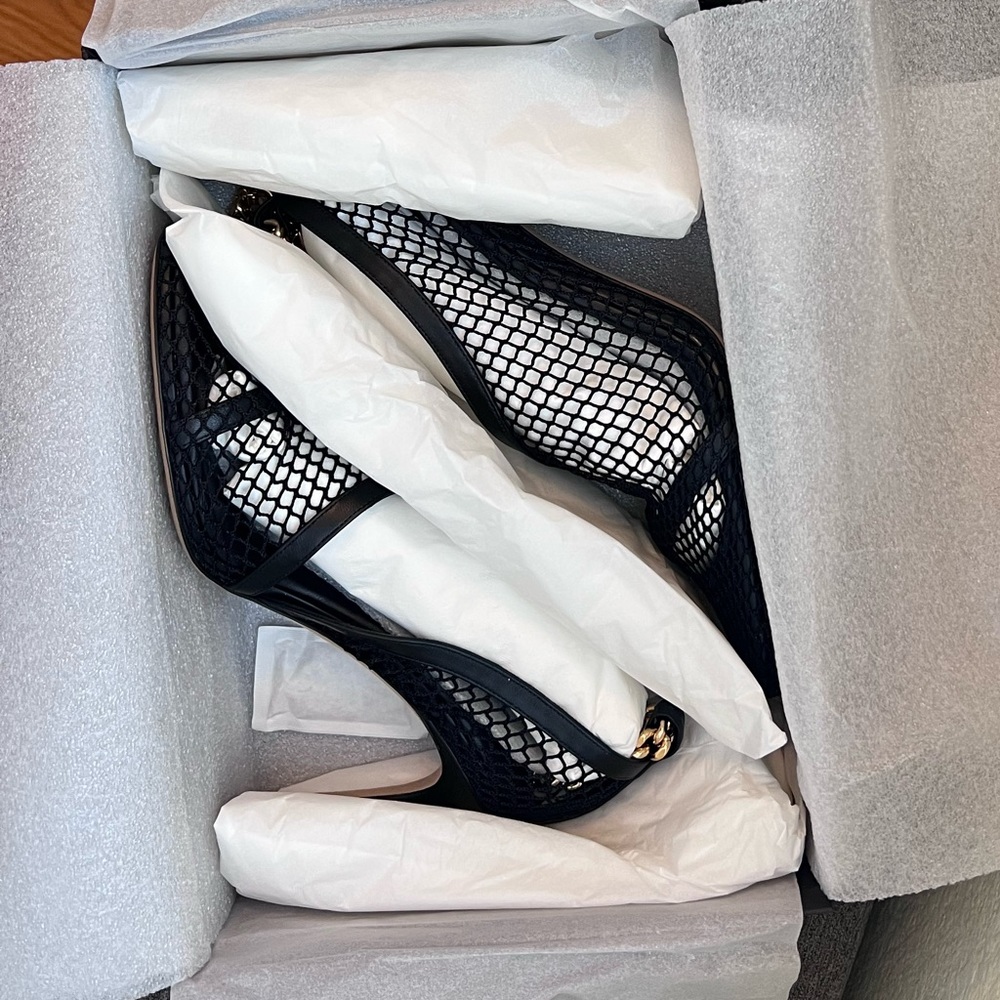Bottega Veneta Black Chain Mesh Pumps 
Size 38 - Picture 4 of 4